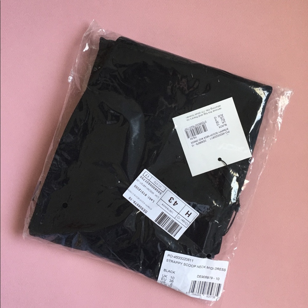 ❌SOLD❌ MISSGUIDED Black Strappy Front Slit Dress - Picture 5 of 7